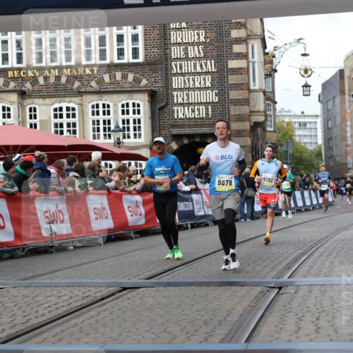 05.10.2025 - 20. swb-Marathon Bremen Yannick Fuchs http://msf.ph/oto/9251749 05.10.2025 10:45:07 Ziel 9202, 9590, 9678, 10568, 10633, 10851, 11362 meine-sportfotos.de