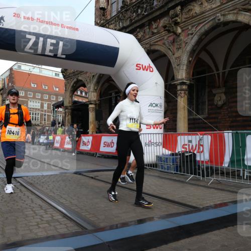 05.10.2025 - 20. swb-Marathon Bremen Yannick Fuchs http://msf.ph/oto/9251770 05.10.2025 10:53:56 Ziel 9494, 9701, 9934, 10020, 10416, 10696, 10906, 10966, 11141, 11383, 11445 meine-sportfotos.de