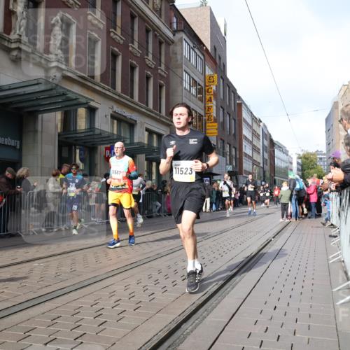 05.10.2025 - 20. swb-Marathon Bremen Strokosch-Dieckow http://msf.ph/oto/9251772 05.10.2025 10:54:42 Ziel 9176, 9318, 9427, 9436, 9475, 9560, 9570, 9791, 10003, 10014, 10024, 10034, 10180, 10231, 10232, 10233, 10307, 10326, 10487, 10609, 10770, 10920, 11140, 11163, 11317, 11320, 11363, 11373, 11470, 11507, 11523, 9176, 9318, 9427, 9436, 9475, 9560, 9570, 9791, 10003, 10014, 10024, 10034, 10180, 10231, 10232, 10233, 10307, 10326, 10487, 10609, 10770, 10920, 11140, 11163, 11317, 11320, 11363, 11373, 11470, 11507, 11523 meine-sportfotos.de