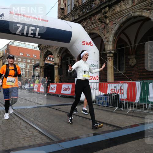 05.10.2025 - 20. swb-Marathon Bremen Yannick Fuchs http://msf.ph/oto/9251778 05.10.2025 10:53:56 Ziel 9494, 9701, 9934, 10020, 10416, 10696, 10906, 10966, 11141, 11383, 11445 meine-sportfotos.de
