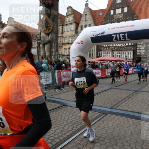 05.10.2025 - 20. swb-Marathon Bremen Yannick Fuchs http://msf.ph/oto/9251790 05.10.2025 11:14:03 Ziel 7014, 7410, 9631, 9667, 9946, 10000, 10036, 10512, 10671, 10721, 10756, 10842, 11541, 11548, 11652, 11653 meine-sportfotos.de