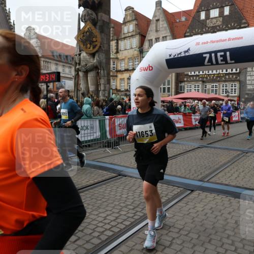 05.10.2025 - 20. swb-Marathon Bremen Yannick Fuchs http://msf.ph/oto/9251800 05.10.2025 11:14:04 Ziel 7014, 7410, 9342, 9631, 9667, 9946, 10000, 10036, 10512, 10671, 10721, 10756, 10842, 11541, 11548, 11652, 11653 meine-sportfotos.de