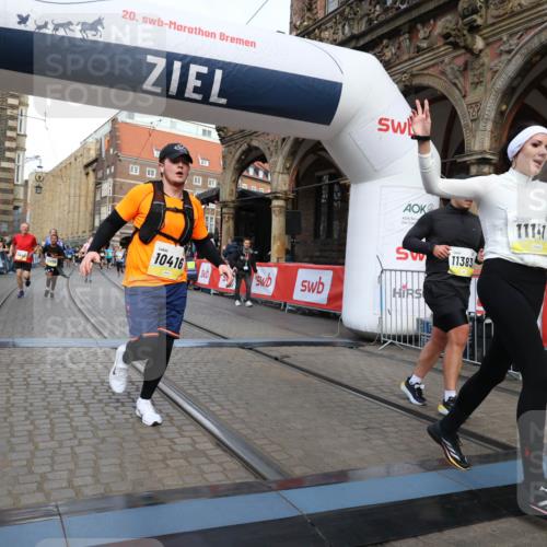 05.10.2025 - 20. swb-Marathon Bremen Yannick Fuchs http://msf.ph/oto/9251817 05.10.2025 10:53:56 Ziel 9494, 9701, 9934, 10020, 10416, 10696, 10906, 10966, 11141, 11383, 11445 meine-sportfotos.de