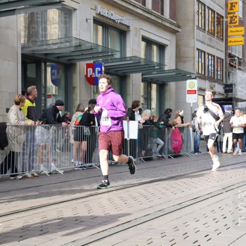 05.10.2025 - 20. swb-Marathon Bremen Strokosch-Dieckow http://msf.ph/oto/9251821 05.10.2025 10:54:43 Ziel 9176, 9318, 9427, 9475, 9560, 9570, 9791, 10003, 10014, 10024, 10034, 10180, 10231, 10232, 10233, 10307, 10326, 10609, 10920, 11140, 11317, 11320, 11363, 11373, 11470, 11507, 11523, 9176, 9318, 9427, 9475, 9560, 9570, 9791, 10003, 10014, 10024, 10034, 10180, 10231, 10232, 10233, 10307, 10326, 10609, 10920, 11140, 11317, 11320, 11363, 11373, 11470, 11507, 11523 meine-sportfotos.de