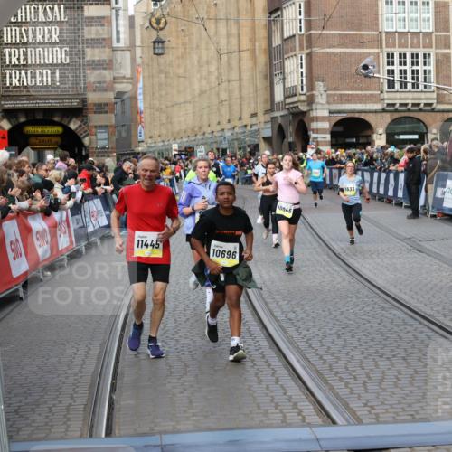 05.10.2025 - 20. swb-Marathon Bremen Yannick Fuchs http://msf.ph/oto/9251839 05.10.2025 10:53:57 Ziel 9494, 9701, 9934, 10020, 10416, 10696, 10906, 10966, 11141, 11383, 11445, 11533 meine-sportfotos.de
