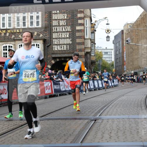 05.10.2025 - 20. swb-Marathon Bremen Yannick Fuchs http://msf.ph/oto/9251854 05.10.2025 10:45:09 Ziel 9202, 9590, 9678, 10568, 10633, 10851, 11362, 11715 meine-sportfotos.de