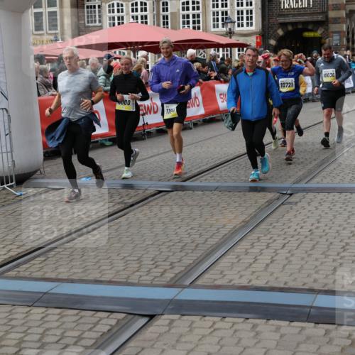 05.10.2025 - 20. swb-Marathon Bremen Yannick Fuchs http://msf.ph/oto/9251863 05.10.2025 11:14:05 Ziel 7014, 7410, 9342, 9631, 9667, 9946, 10000, 10036, 10512, 10671, 10721, 10756, 10842, 11541, 11548, 11652, 11653 meine-sportfotos.de