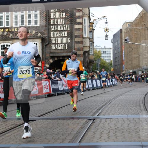 05.10.2025 - 20. swb-Marathon Bremen Yannick Fuchs http://msf.ph/oto/9251866 05.10.2025 10:45:09 Ziel 9202, 9590, 9678, 10568, 10633, 10851, 11362, 11715 meine-sportfotos.de