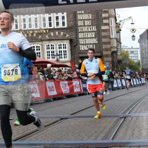 05.10.2025 - 20. swb-Marathon Bremen Yannick Fuchs http://msf.ph/oto/9251909 05.10.2025 10:45:09 Ziel 9202, 9590, 9678, 10568, 10633, 10851, 11362, 11715 meine-sportfotos.de