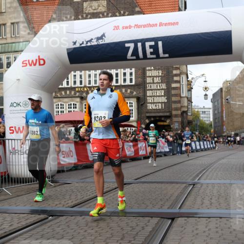 05.10.2025 - 20. swb-Marathon Bremen Yannick Fuchs http://msf.ph/oto/9251943 05.10.2025 10:45:10 Ziel 9202, 9590, 9678, 10568, 10633, 10851, 11362, 11715 meine-sportfotos.de