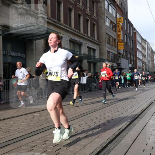 05.10.2025 - 20. swb-Marathon Bremen Strokosch-Dieckow http://msf.ph/oto/9251953 05.10.2025 10:54:49 Ziel 9176, 9201, 9318, 9350, 9427, 9475, 9514, 9570, 9654, 9791, 9881, 9933, 10003, 10014, 10034, 10116, 10180, 10231, 10307, 10326, 10920, 10970, 11042, 11115, 11140, 11317, 11320, 11363, 11470, 11507, 11523, 11702, 9176, 9201, 9318, 9350, 9427, 9475, 9514, 9570, 9654, 9791, 9881, 9933, 10003, 10014, 10034, 10116, 10180, 10231, 10307, 10326, 10920, 10970, 11042, 11115, 11140, 11317, 11320, 11363, 11470, 11507, 11523 meine-sportfotos.de
