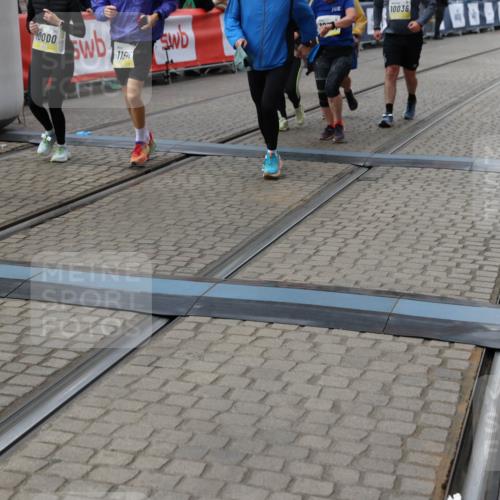 05.10.2025 - 20. swb-Marathon Bremen Yannick Fuchs http://msf.ph/oto/9251958 05.10.2025 11:14:06 Ziel 7014, 7410, 9012, 9342, 9631, 9667, 10000, 10036, 10512, 10721, 10756, 11541, 11548, 11652, 11653 meine-sportfotos.de