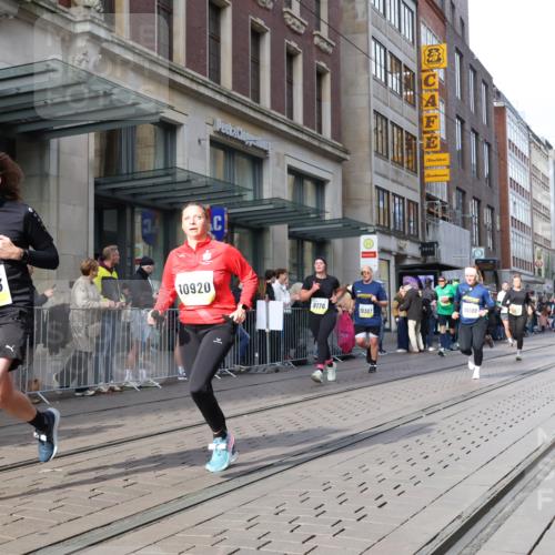 05.10.2025 - 20. swb-Marathon Bremen Strokosch-Dieckow http://msf.ph/oto/9251964 05.10.2025 10:54:49 Ziel 9176, 9201, 9318, 9350, 9427, 9475, 9514, 9570, 9654, 9791, 9881, 9933, 10003, 10014, 10034, 10116, 10180, 10231, 10307, 10326, 10920, 10970, 11042, 11115, 11140, 11317, 11320, 11363, 11470, 11507, 11523, 11702, 9176, 9201, 9318, 9350, 9427, 9475, 9514, 9570, 9654, 9791, 9881, 9933, 10003, 10014, 10034, 10116, 10180, 10231, 10307, 10326, 10920, 10970, 11042, 11115, 11140, 11317, 11320, 11363, 11470, 11507, 11523 meine-sportfotos.de