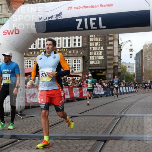 05.10.2025 - 20. swb-Marathon Bremen Yannick Fuchs http://msf.ph/oto/9251975 05.10.2025 10:45:11 Ziel 9202, 9590, 9678, 10091, 11362, 11715 meine-sportfotos.de
