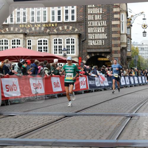 05.10.2025 - 20. swb-Marathon Bremen Yannick Fuchs http://msf.ph/oto/9252004 05.10.2025 10:45:11 Ziel 9202, 9590, 9678, 10091, 11362, 11715 meine-sportfotos.de