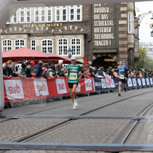05.10.2025 - 20. swb-Marathon Bremen Yannick Fuchs http://msf.ph/oto/9252013 05.10.2025 10:45:11 Ziel 9202, 9590, 9678, 10091, 11362, 11715 meine-sportfotos.de