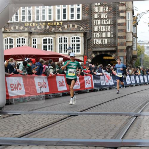05.10.2025 - 20. swb-Marathon Bremen Yannick Fuchs http://msf.ph/oto/9252025 05.10.2025 10:45:11 Ziel 9202, 9590, 9678, 10091, 11362, 11715 meine-sportfotos.de