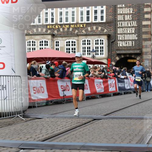 05.10.2025 - 20. swb-Marathon Bremen Yannick Fuchs http://msf.ph/oto/9252058 05.10.2025 10:45:12 Ziel 9202, 9590, 9678, 10091, 11362, 11715 meine-sportfotos.de