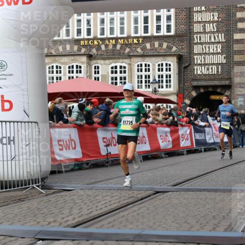 05.10.2025 - 20. swb-Marathon Bremen Yannick Fuchs http://msf.ph/oto/9252068 05.10.2025 10:45:12 Ziel 9202, 9590, 9678, 10091, 11362, 11715 meine-sportfotos.de