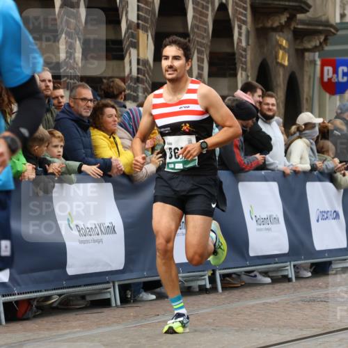 05.10.2025 - 20. swb-Marathon Bremen Strokosch-Dieckow http://msf.ph/oto/9252086 05.10.2025 12:50:15 Ziel 1617, 2054, 2056, 8613 meine-sportfotos.de