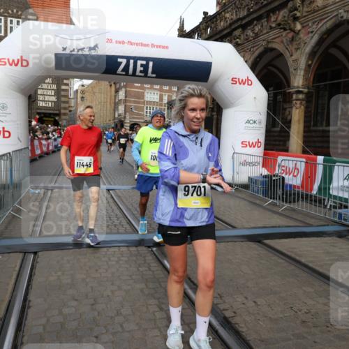 05.10.2025 - 20. swb-Marathon Bremen Yannick Fuchs http://msf.ph/oto/9252107 05.10.2025 10:54:03 Ziel 9313, 9456, 9548, 9701, 10046, 10163, 10484, 10616, 10696, 10785, 11152, 11445, 11533 meine-sportfotos.de