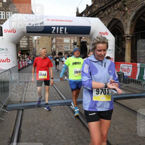 05.10.2025 - 20. swb-Marathon Bremen Yannick Fuchs http://msf.ph/oto/9252125 05.10.2025 10:54:04 Ziel 9313, 9456, 9548, 9701, 10046, 10163, 10484, 10616, 10696, 10785, 11152, 11445, 11533 meine-sportfotos.de