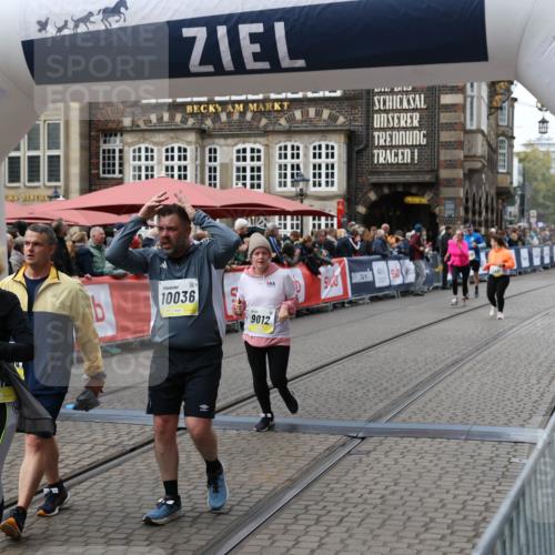 05.10.2025 - 20. swb-Marathon Bremen Yannick Fuchs http://msf.ph/oto/9252144 05.10.2025 11:14:10 Ziel 9012, 9342, 9631, 9667, 10000, 10036, 10512, 10721, 11541, 11548 meine-sportfotos.de