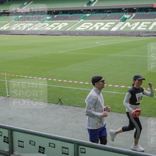 05.10.2025 - 20. swb-Marathon Bremen Michael Burmester http://msf.ph/oto/9252174 05.10.2025 10:41:23 Laufen im Stadion 7706, 8533, 9001, 9178, 9191, 9217, 9265, 9274, 9306, 9334, 9353, 9355, 9357, 9401, 9438, 9446, 9483, 9530, 9537, 9538, 9589, 9599, 9605, 9617, 9685, 9702, 9757, 9764, 9774, 9804, 9853, 9874, 9877, 9887, 9892, 9907, 9942, 9982, 10037, 10051, 10058, 10095, 10100, 10101, 10125, 10132, 10148, 10152, 10197, 10212, 10223, 10235, 10236, 10249, 10295, 10330, 10332, 10458, 10550, 10582, 10585, 10614, 10632, 11232, 11379, 11437 meine-sportfotos.de