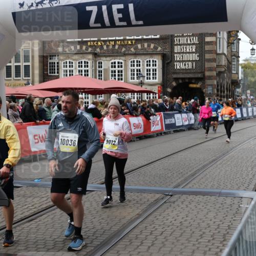 05.10.2025 - 20. swb-Marathon Bremen Yannick Fuchs http://msf.ph/oto/9252195 05.10.2025 11:14:10 Ziel 9012, 9342, 9631, 9667, 10000, 10036, 10512, 10721, 11541, 11548 meine-sportfotos.de