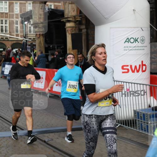 05.10.2025 - 20. swb-Marathon Bremen Yannick Fuchs http://msf.ph/oto/9252197 05.10.2025 10:54:06 Ziel 9313, 9456, 9548, 9701, 9835, 10046, 10075, 10163, 10484, 10616, 10785, 11152, 11339, 11533, 11593 meine-sportfotos.de