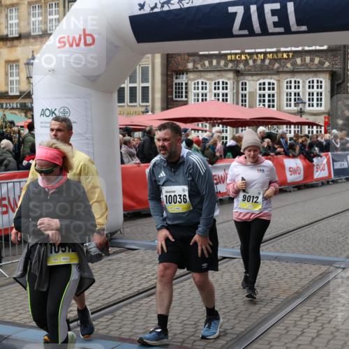 05.10.2025 - 20. swb-Marathon Bremen Yannick Fuchs http://msf.ph/oto/9252213 05.10.2025 11:14:11 Ziel 9012, 9342, 9380, 9631, 9667, 10000, 10036, 10491, 10512, 10721, 11541, 11548 meine-sportfotos.de