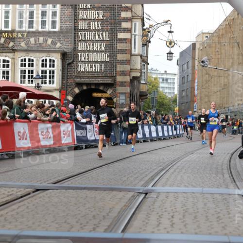 05.10.2025 - 20. swb-Marathon Bremen Yannick Fuchs http://msf.ph/oto/9252217 05.10.2025 10:45:17 Ziel 10091, 10431, 10822, 11488, 11715 meine-sportfotos.de