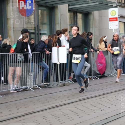 05.10.2025 - 20. swb-Marathon Bremen Strokosch-Dieckow http://msf.ph/oto/9252219 05.10.2025 10:55:00 Ziel 9176, 9201, 9318, 9350, 9514, 9654, 9722, 9856, 9881, 9902, 9933, 10003, 10034, 10111, 10116, 10180, 10256, 10260, 10307, 10326, 10745, 10970, 11025, 11042, 11115, 11140, 11197, 11317, 11380, 11431, 11702, 9176, 9201, 9318, 9350, 9514, 9654, 9722, 9856, 9881, 9902, 9933, 10003, 10034, 10111, 10116, 10180, 10256, 10260, 10307, 10326, 10745, 10970, 11025, 11042, 11115, 11140, 11317 meine-sportfotos.de