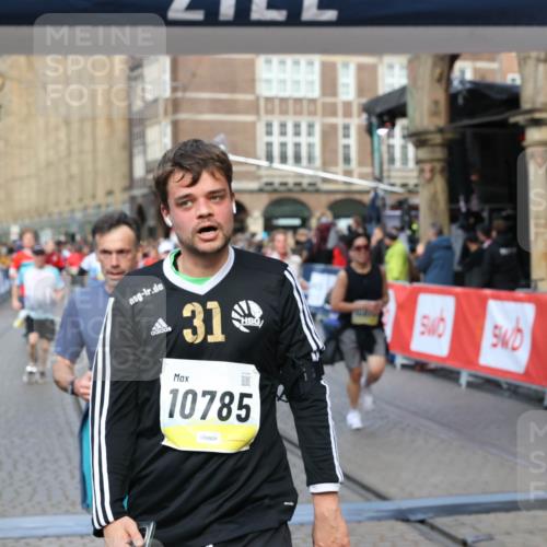 05.10.2025 - 20. swb-Marathon Bremen Yannick Fuchs http://msf.ph/oto/9252269 05.10.2025 10:54:07 Ziel 9313, 9456, 9520, 9548, 9807, 9835, 10046, 10075, 10163, 10484, 10616, 10785, 11152, 11339, 11533, 11593 meine-sportfotos.de