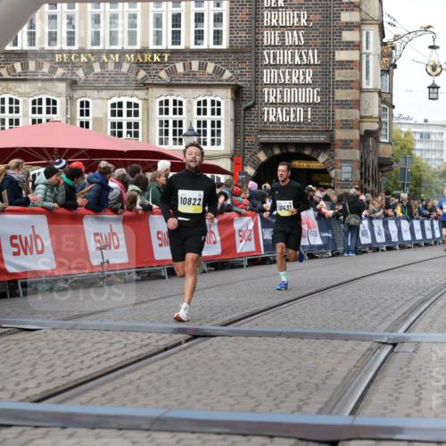 05.10.2025 - 20. swb-Marathon Bremen Yannick Fuchs http://msf.ph/oto/9252293 05.10.2025 10:45:19 Ziel 10091, 10431, 10822, 11488, 11715 meine-sportfotos.de