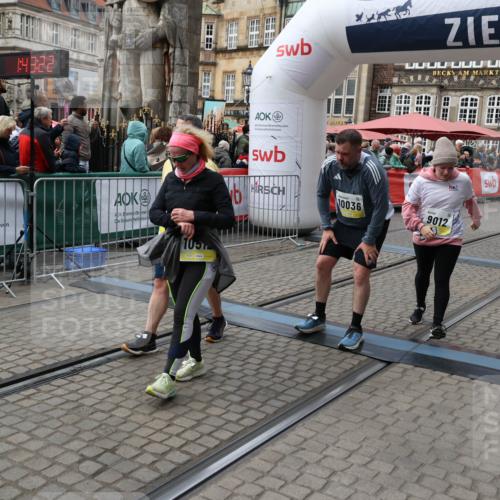 05.10.2025 - 20. swb-Marathon Bremen Yannick Fuchs http://msf.ph/oto/9252298 05.10.2025 11:14:12 Ziel 9012, 9342, 9380, 9631, 10000, 10036, 10491, 10512, 10721, 11541, 11548 meine-sportfotos.de
