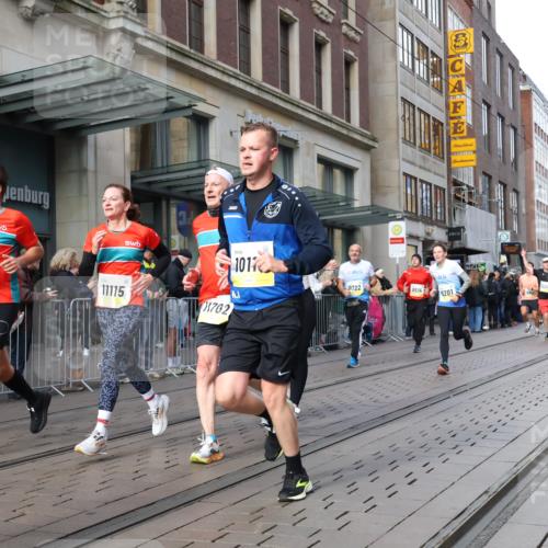 05.10.2025 - 20. swb-Marathon Bremen Strokosch-Dieckow http://msf.ph/oto/9252309 05.10.2025 10:55:03 Ziel 9176, 9201, 9318, 9350, 9492, 9514, 9654, 9722, 9856, 9881, 9902, 9933, 10003, 10034, 10111, 10116, 10256, 10260, 10262, 10326, 10745, 10757, 10970, 11025, 11042, 11115, 11140, 11197, 11380, 11431, 11702, 9176, 9201, 9318, 9350, 9492, 9514, 9654, 9722, 9856, 9881, 9902, 9933, 10003, 10034, 10111, 10116, 10256, 10260, 10262, 10326, 10745, 10757, 10970, 11025, 11042, 11115, 11140 meine-sportfotos.de
