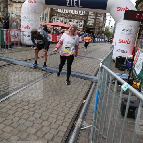 05.10.2025 - 20. swb-Marathon Bremen Yannick Fuchs http://msf.ph/oto/9252321 05.10.2025 11:14:13 Ziel 9012, 9342, 9380, 10036, 10491, 10512, 10721, 11036, 11548 meine-sportfotos.de