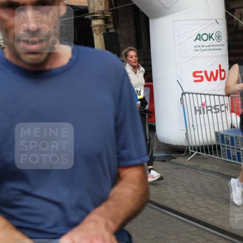 05.10.2025 - 20. swb-Marathon Bremen Yannick Fuchs http://msf.ph/oto/9252327 05.10.2025 10:54:09 Ziel 9313, 9456, 9520, 9548, 9807, 9835, 10019, 10075, 10163, 10484, 10631, 10662, 10785, 11152, 11303, 11339, 11432, 11593 meine-sportfotos.de