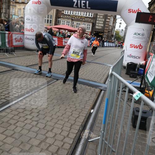 05.10.2025 - 20. swb-Marathon Bremen Yannick Fuchs http://msf.ph/oto/9252329 05.10.2025 11:14:13 Ziel 9012, 9342, 9380, 10036, 10491, 10512, 10721, 11036, 11548 meine-sportfotos.de