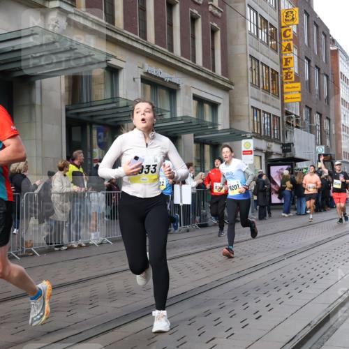 05.10.2025 - 20. swb-Marathon Bremen Strokosch-Dieckow http://msf.ph/oto/9252335 05.10.2025 10:55:04 Ziel 9176, 9201, 9318, 9350, 9492, 9514, 9654, 9720, 9722, 9856, 9881, 9902, 9933, 10003, 10107, 10111, 10116, 10195, 10256, 10260, 10262, 10326, 10745, 10757, 10970, 11025, 11042, 11115, 11140, 11197, 11380, 11431, 11702, 9176, 9201, 9318, 9350, 9492, 9514, 9654, 9720, 9722, 9856, 9881, 9902, 9933, 10003, 10107, 10111, 10116, 10195, 10256, 10260, 10262, 10326, 10745, 10757, 10970, 11025, 11042, 11115, 11140 meine-sportfotos.de