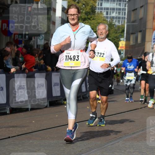 05.10.2025 - 20. swb-Marathon Bremen Strokosch-Dieckow http://msf.ph/oto/9252336 05.10.2025 11:01:31 Ziel 7908, 9278, 9286, 9322, 9371, 9432, 10030, 10056, 10157, 10324, 10336, 10562, 11194, 11223, 11463, 11493, 11633, 11732, 11733 meine-sportfotos.de