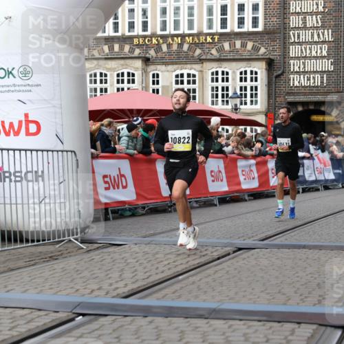 05.10.2025 - 20. swb-Marathon Bremen Yannick Fuchs http://msf.ph/oto/9252340 05.10.2025 10:45:19 Ziel 10091, 10431, 10822, 11488, 11715 meine-sportfotos.de