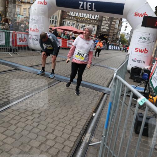 05.10.2025 - 20. swb-Marathon Bremen Yannick Fuchs http://msf.ph/oto/9252348 05.10.2025 11:14:13 Ziel 9012, 9342, 9380, 10036, 10491, 10512, 10721, 11036, 11548 meine-sportfotos.de