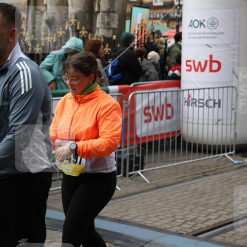 05.10.2025 - 20. swb-Marathon Bremen Yannick Fuchs http://msf.ph/oto/9252368 05.10.2025 11:14:17 Ziel 9380, 10491, 11036 meine-sportfotos.de
