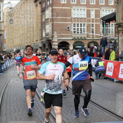 05.10.2025 - 20. swb-Marathon Bremen Yannick Fuchs http://msf.ph/oto/9252372 05.10.2025 10:54:10 Ziel 9313, 9520, 9548, 9807, 9835, 10019, 10075, 10163, 10484, 10631, 10662, 10785, 11152, 11303, 11339, 11432, 11593 meine-sportfotos.de