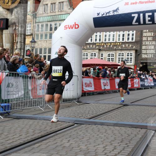 05.10.2025 - 20. swb-Marathon Bremen Yannick Fuchs http://msf.ph/oto/9252397 05.10.2025 10:45:20 Ziel 9290, 10091, 10431, 10822, 10898, 11488 meine-sportfotos.de