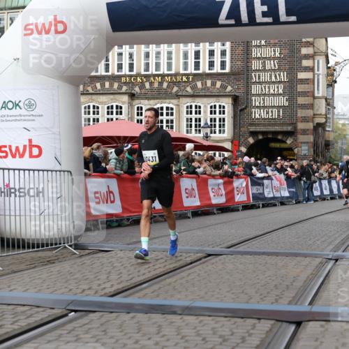 05.10.2025 - 20. swb-Marathon Bremen Yannick Fuchs http://msf.ph/oto/9252408 05.10.2025 10:45:21 Ziel 9290, 10091, 10431, 10822, 10898, 11488 meine-sportfotos.de