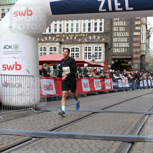 05.10.2025 - 20. swb-Marathon Bremen Yannick Fuchs http://msf.ph/oto/9252418 05.10.2025 10:45:21 Ziel 9290, 10091, 10431, 10822, 10898, 11488 meine-sportfotos.de