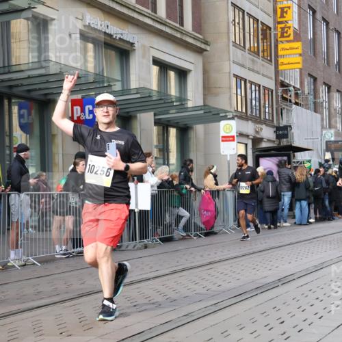 05.10.2025 - 20. swb-Marathon Bremen Strokosch-Dieckow http://msf.ph/oto/9252443 05.10.2025 10:55:08 Ziel 7165, 9195, 9197, 9201, 9350, 9492, 9514, 9654, 9720, 9722, 9856, 9881, 9902, 9933, 10107, 10111, 10116, 10195, 10256, 10260, 10262, 10475, 10745, 10755, 10757, 10909, 10970, 11025, 11042, 11115, 11197, 11380, 11431, 11588, 11702, 7165, 9195, 9197, 9201, 9350, 9492, 9514, 9654, 9720, 9722, 9856, 9881, 9902, 9933, 10107, 10111, 10116, 10195, 10256, 10260, 10262, 10475, 10745, 10755, 10757, 10909, 10970, 11025, 11042, 11115 meine-sportfotos.de